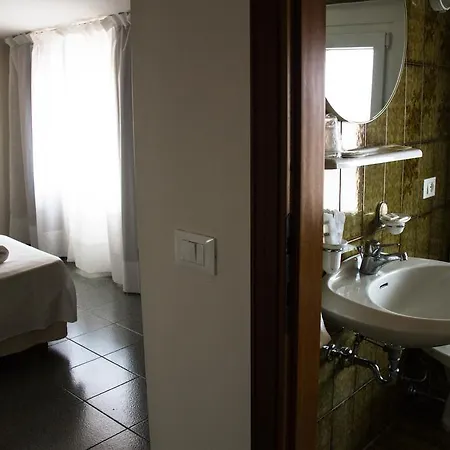 Arianna Hotel 2*